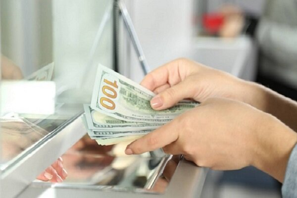 حذف دلار توافقی تکذیب شد و نرخ تالار اول و دوم روزانه اعلام می‌شود